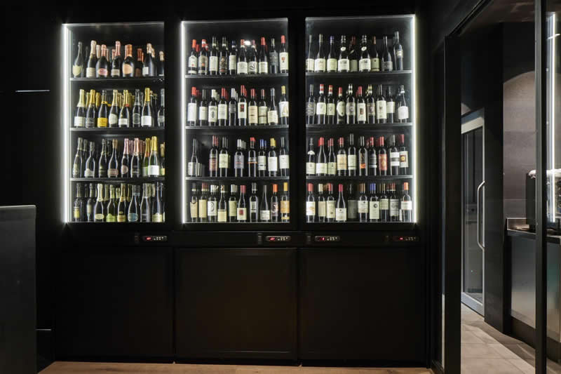 Refrigerated Showcases furniture for Wine showcases (Moebius)