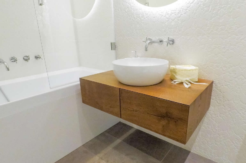 OMIF Interior Design furniture for Mobile sospeso in rovere per bagno