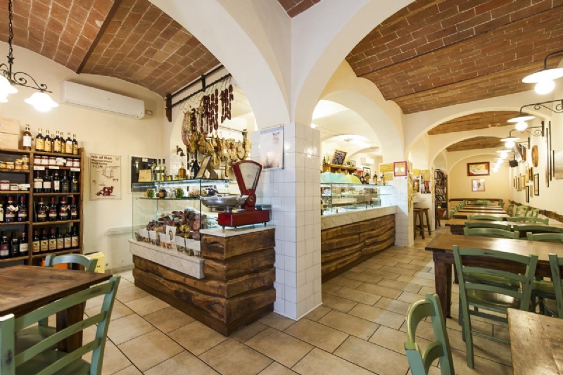 OMIF Restaurant Pizzeria Tavern furniture for Il Vinaio Siena