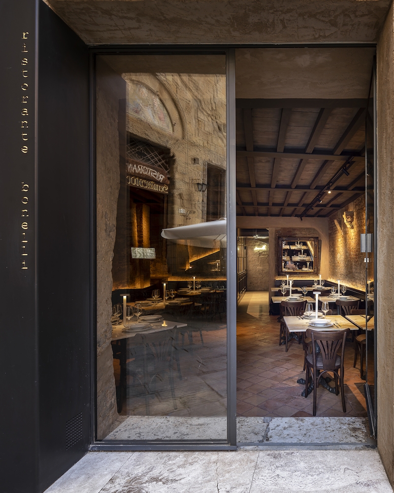 OMIF Restaurant Pizzeria Tavern furniture for Tavern Osteria Bonelli Siena