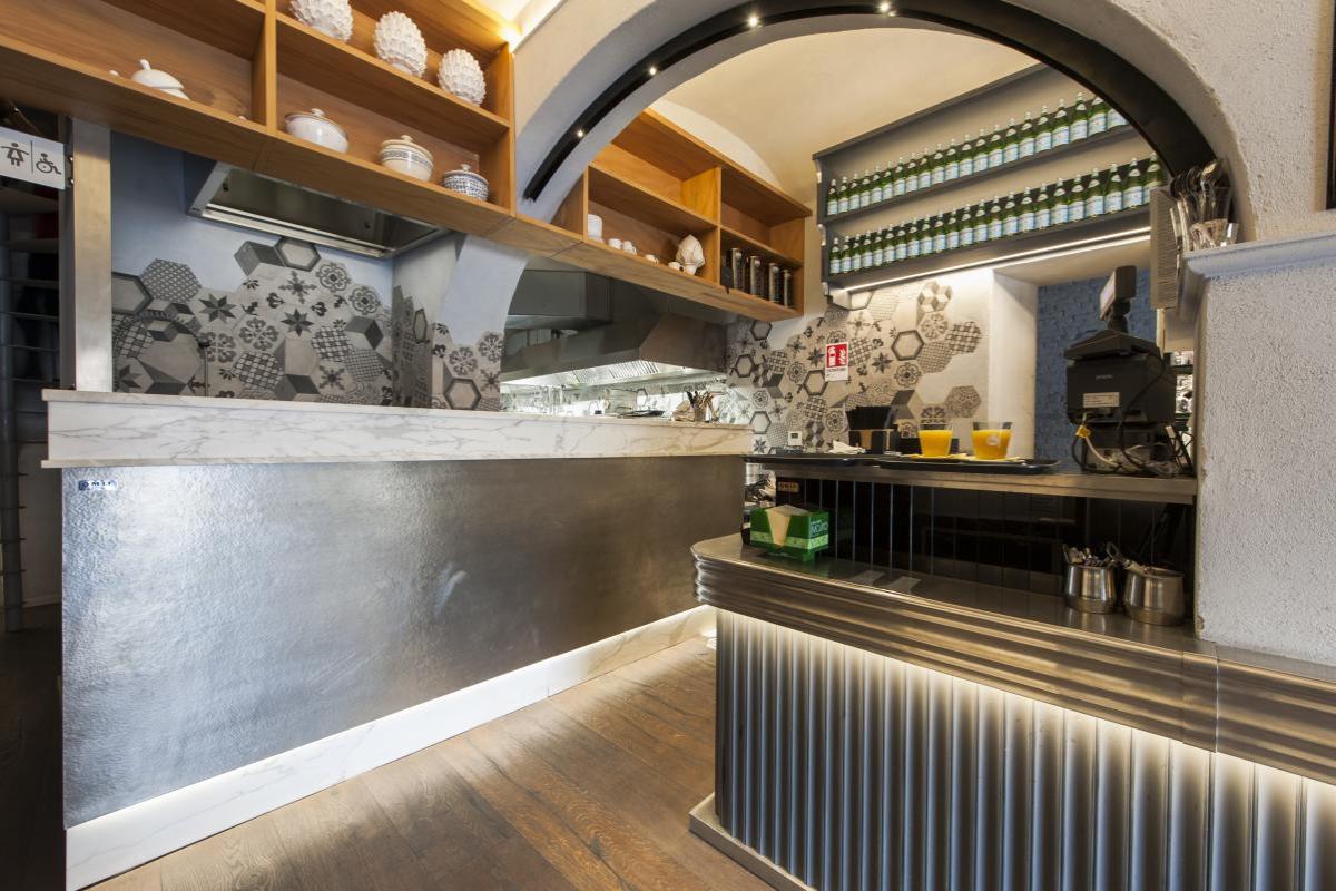 OMIF arredo Bar Caffetterie Lounge Bar per Bar Gran Caffè Siena