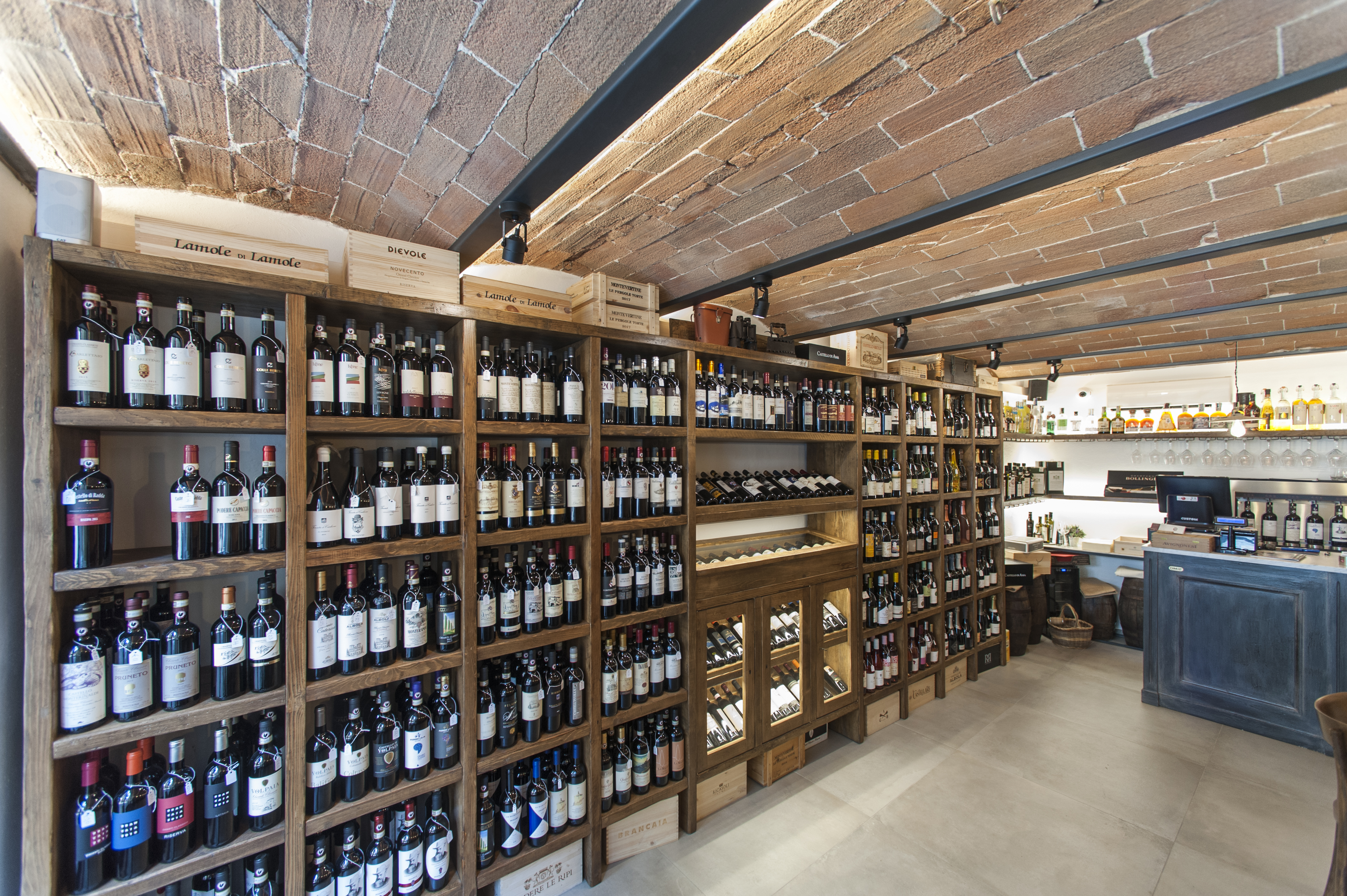 OMIF arredo Enoteche Wine Bar per Enoteca Casa Porciatti Radda in Chianti 