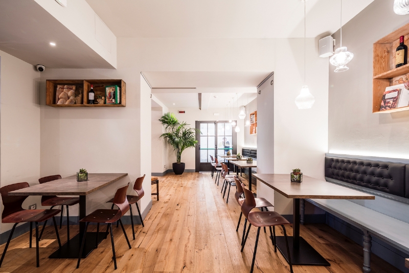 Realizzazione arredi Bar - Caffetterie - Lounge Bar come Oltremodo - Firenze  by OMIF