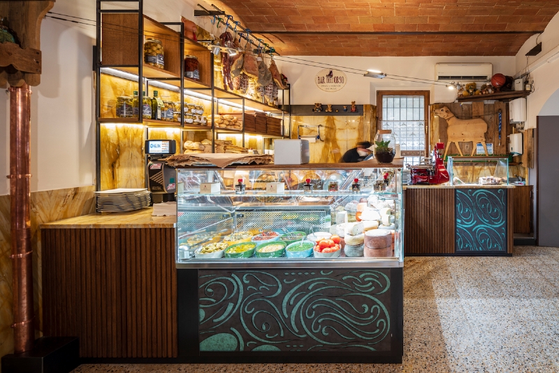 Realizzazione arredi Ristoranti - Pizzerie come Bar dell'Orso - Monteriggioni  by OMIF