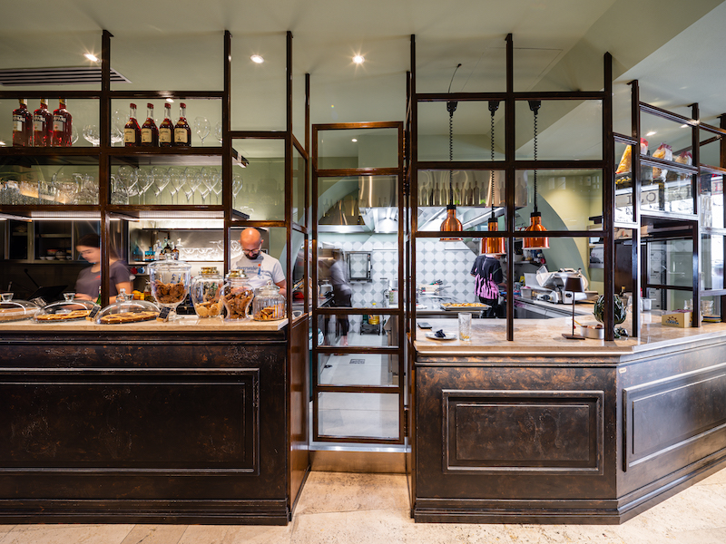 Arredi per Bar - Caffetterie - Lounge Bar per Alle Logge di Piazza – Montalcino  - OMIF