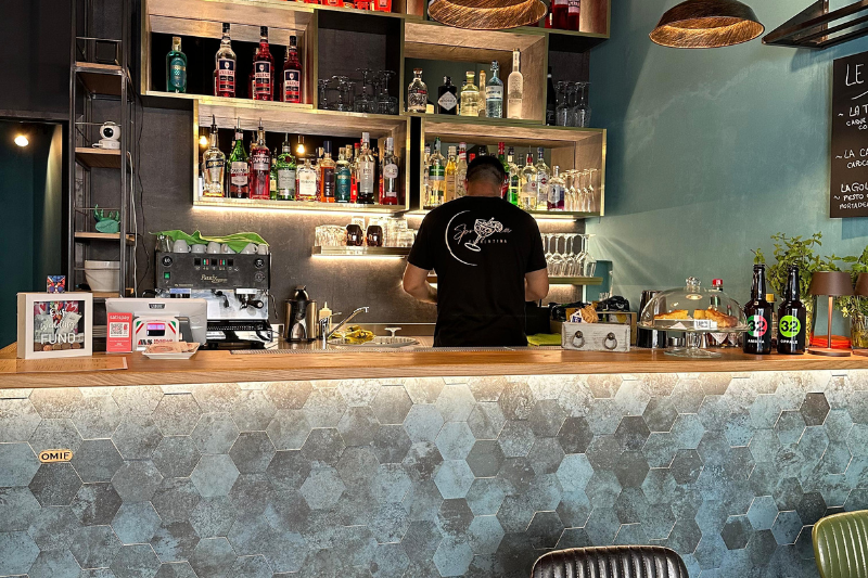 Arredo Bar Pasticcerie Gelaterie per Sprizzeria – Aperitivo contemporaneo