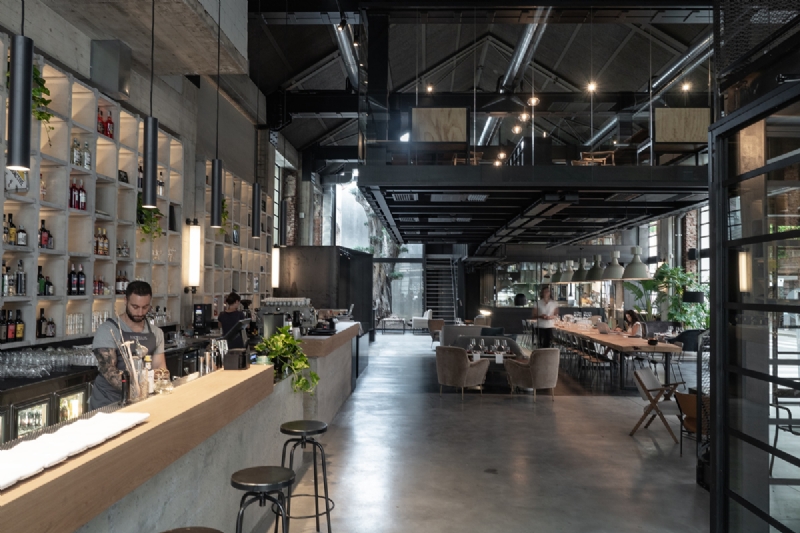 Realizzazione arredi Bar - Caffetterie - Lounge Bar come Moebius - Milano by OMIF