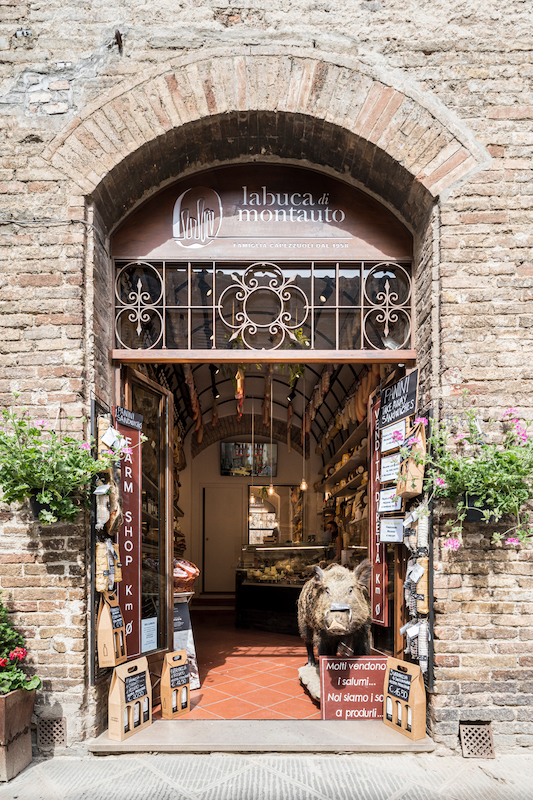 Arredo Negozi in genere per La Buca di Montauto San Gimignano