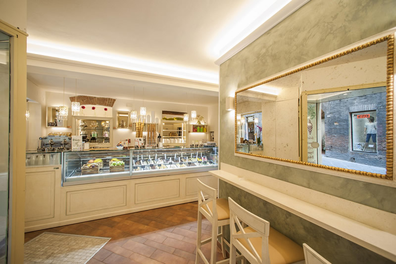 Arredo Bar Pasticcerie – Gelaterie per La Mandorla Siena centro