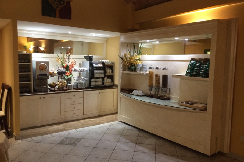 OMIF arredo Hotel Farmacia per Hotel Chiusarelli Siena